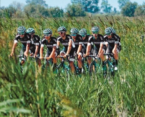 BORA hansgrohe - TCyklisterna spexar under en träningsrunda före Vuelta.